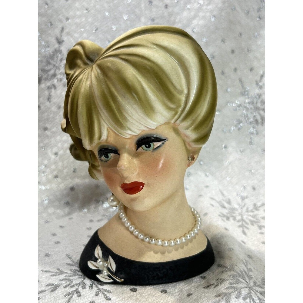 VINTAGE NAPCOWARE C7472 Lady Head Vase, Earrings & Necklace